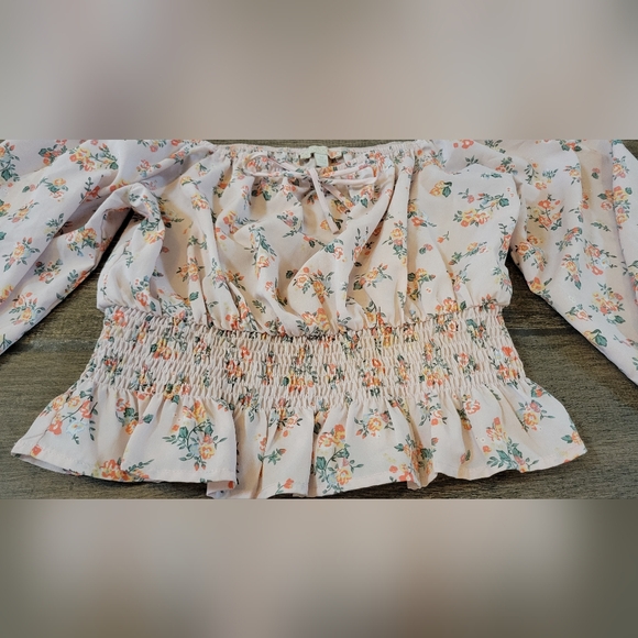 GB Gianni Bini Juniors floral crop top short puffy sleeve size Med / multi-color - Picture 4 of 6